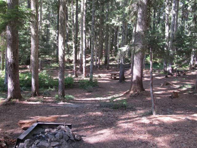 Hideaway Lake Walk in Site#4