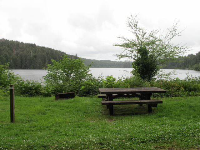 Tahkenitch Landing - Waterfront