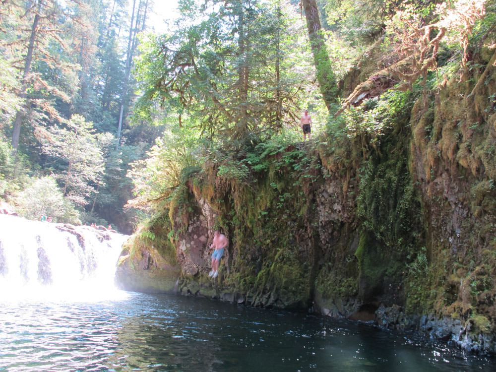 Lower Punch Bowl Falls Eagle Creek, Oregon
