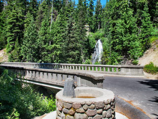 sahale-falls-brigde